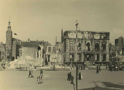 Scholtenhuis verwoest, april 1945